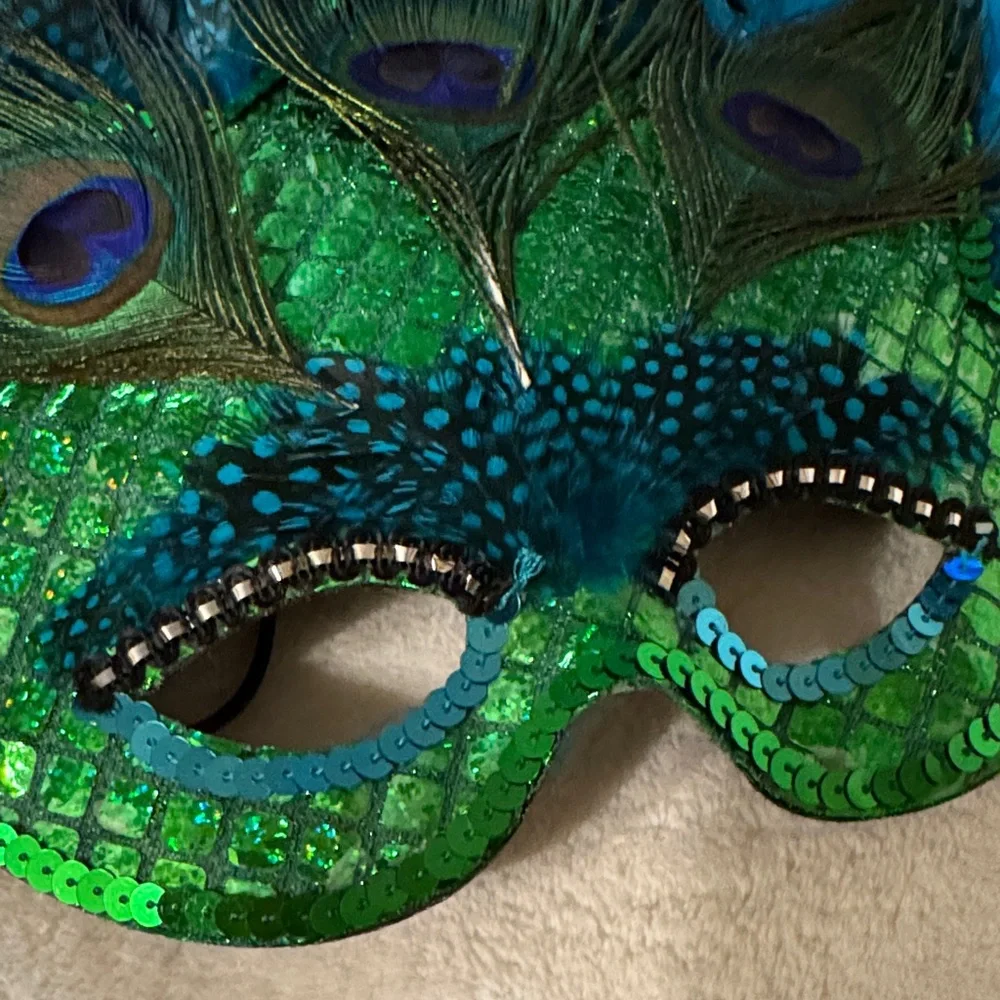 Peacock-Inspired Green Feather Mardi Gras mask
